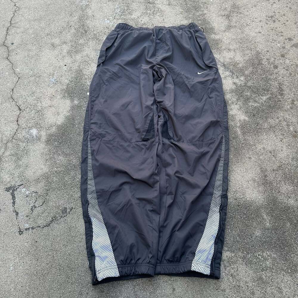 Vintage Nike Y2K Black Nylon Track Pants Baggy Drill Joggers Size L